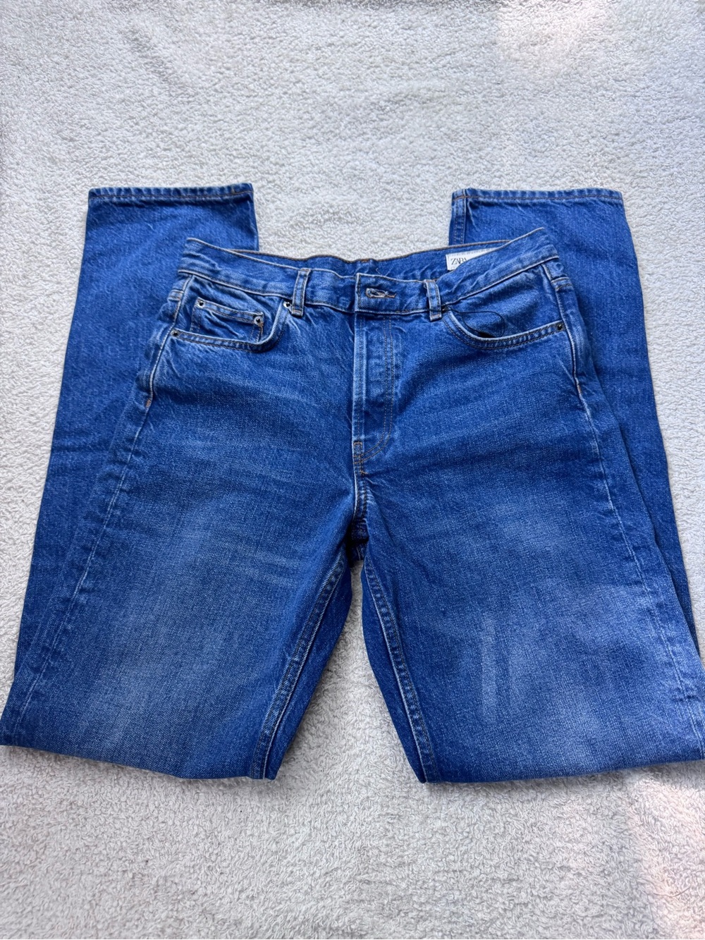 Zara Women's Straight-Leg Jeans in Medium Blue Wash